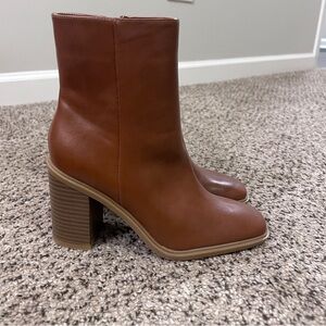 TOP Moda Tan Ankle Boots
